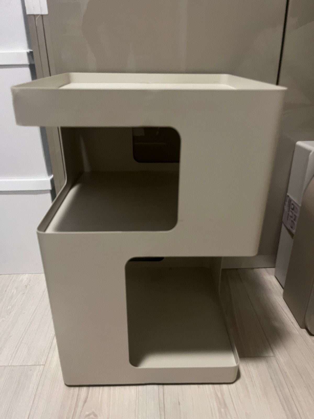 Kwantum bijzet tafel / nachtkastje metaal beige, Ophalen, Minder dan 45 cm, Metaal of Aluminium, 55 tot 70 cm