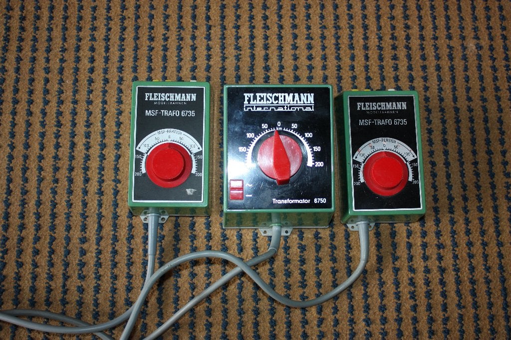 Fleischmann drie trafos, ,6750,6735, Transformator of Voeding, Gebruikt, Gelijkstroom, Fleischmann