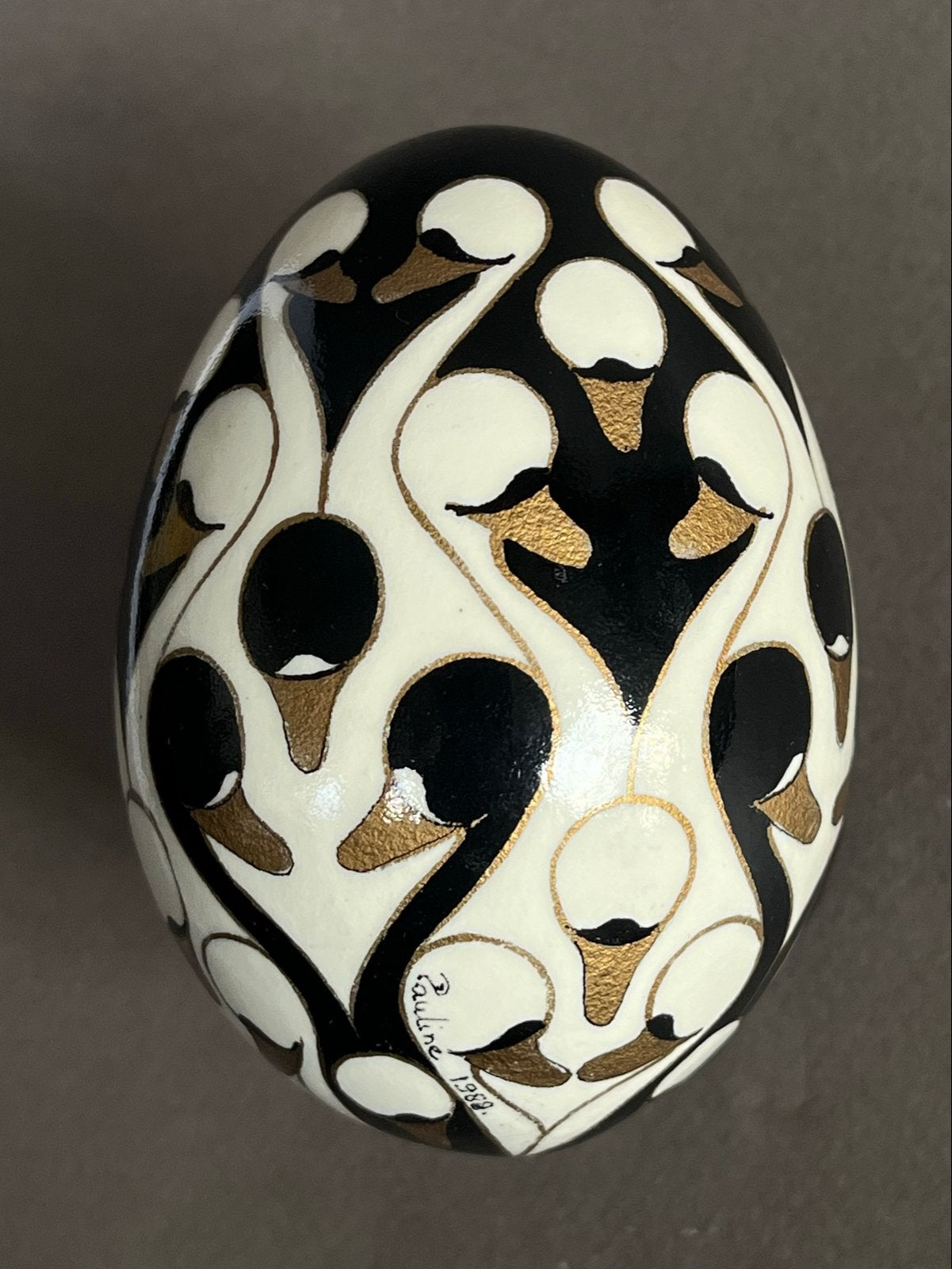Pauline van der Valk - Witte en Zwarte Zwanen Eierkunst 1988, Ophalen of Verzenden
