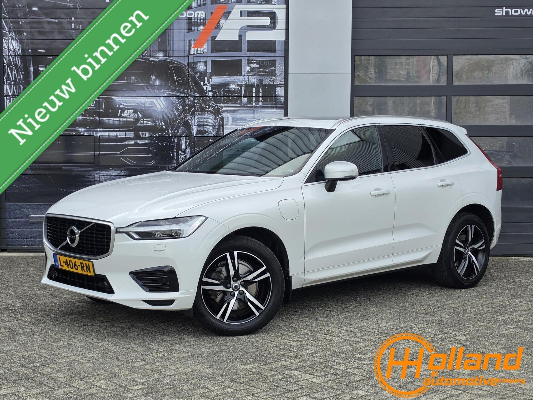 Volvo XC60 2.0 T8 Twin Engine AWD R-Design|PANO|MEMORY|ACC, Auto's, Automaat, Gebruikt, Euro 6, 320 pk
