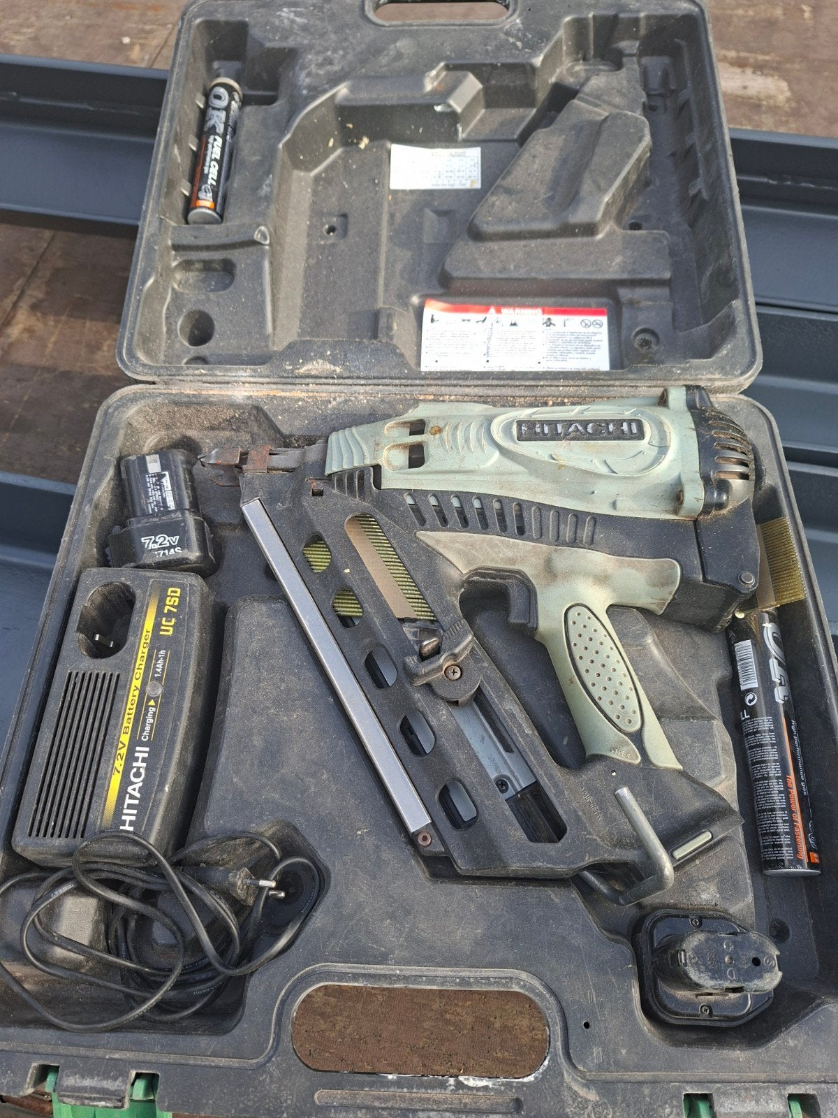 Hitachi tacker, Ophalen of Verzenden, Gebruikt, Tacker/nietmachine