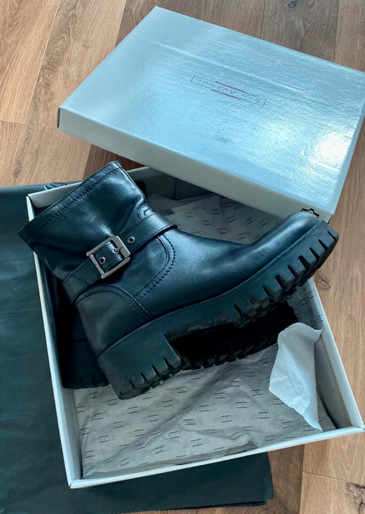 ‘S Oliver lederen laarsjes 38, Kleding | Dames, Schoenen, Zwart, Lage of Enkellaarzen, Ophalen of Verzenden, Zo goed als nieuw