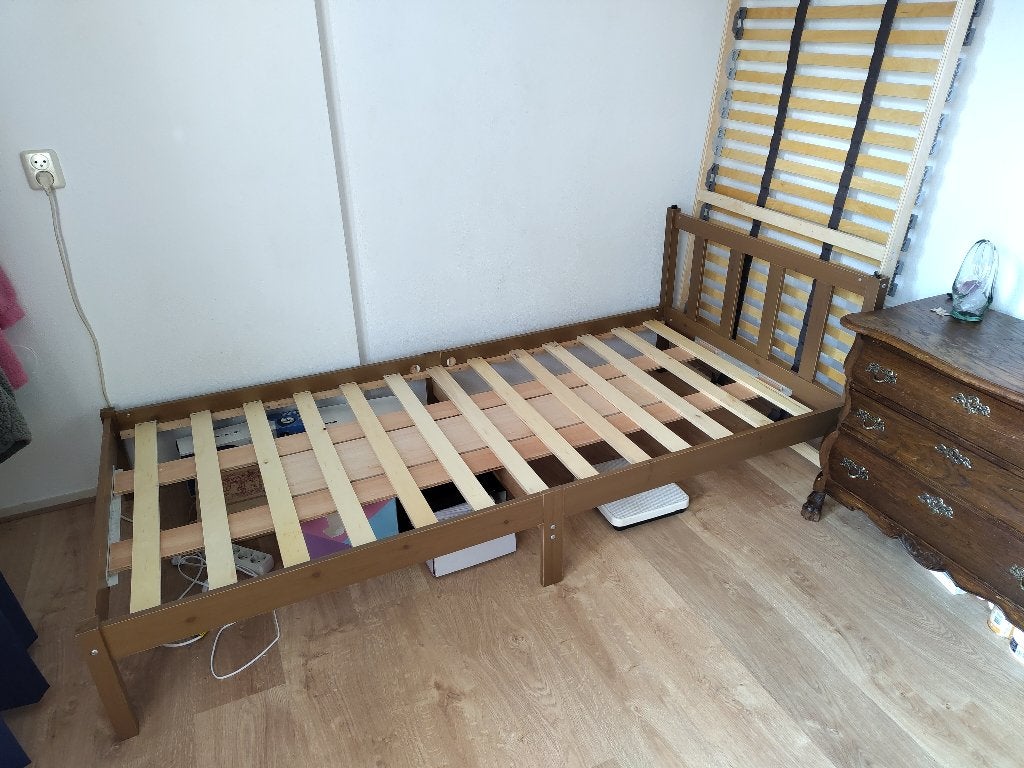 Houten eenpersoons bed 90*200 cm, Ophalen, Gebruikt, 90 cm, Eenpersoons