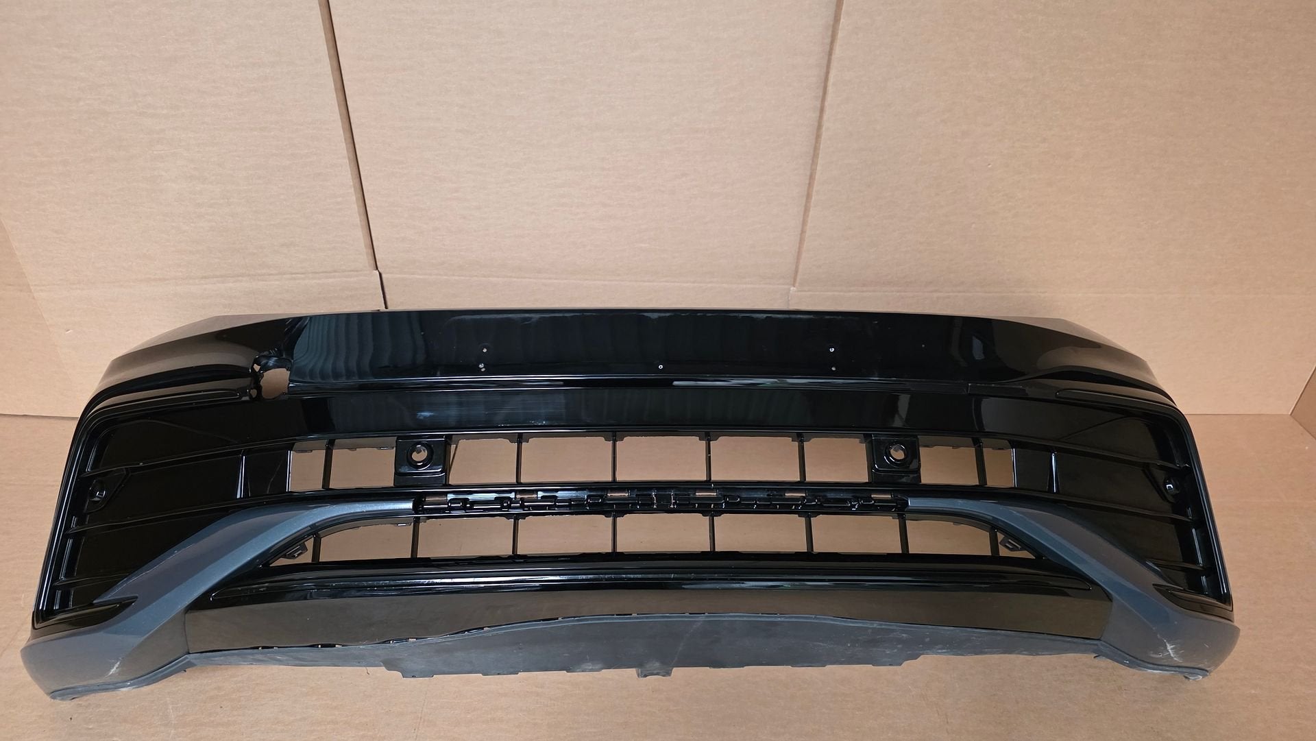 Voorbumper VW Tiguan 5NA R-line 6xPDC Facelift VOLKSWAGEN BU, Auto-onderdelen, Gebruikt, -, Voor, Ophalen of Verzenden