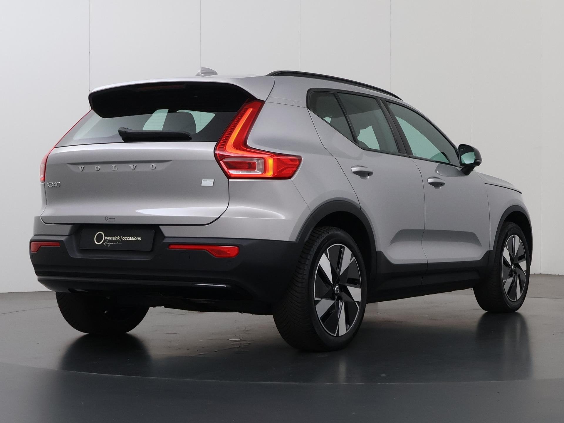 Volvo XC40 Single Motor Extened Range Core 82 kWh | Navigati, Automaat, Gebruikt, 82 kWh, 252 pk