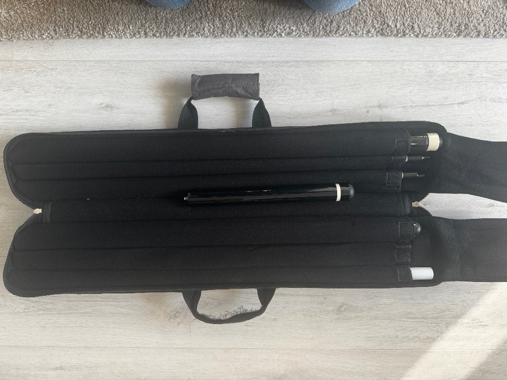 2 biljart keu’s met Tas, Sport en Fitness, Ophalen, Zo goed als nieuw, Keu of Ballen