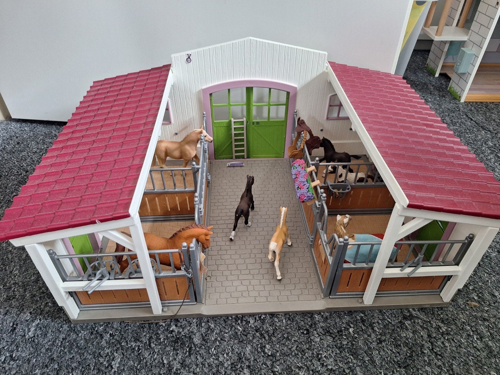 Schleich Paardenstal met paarden en accessoires, Ophalen of Verzenden, Gebruikt, Jongen of Meisje