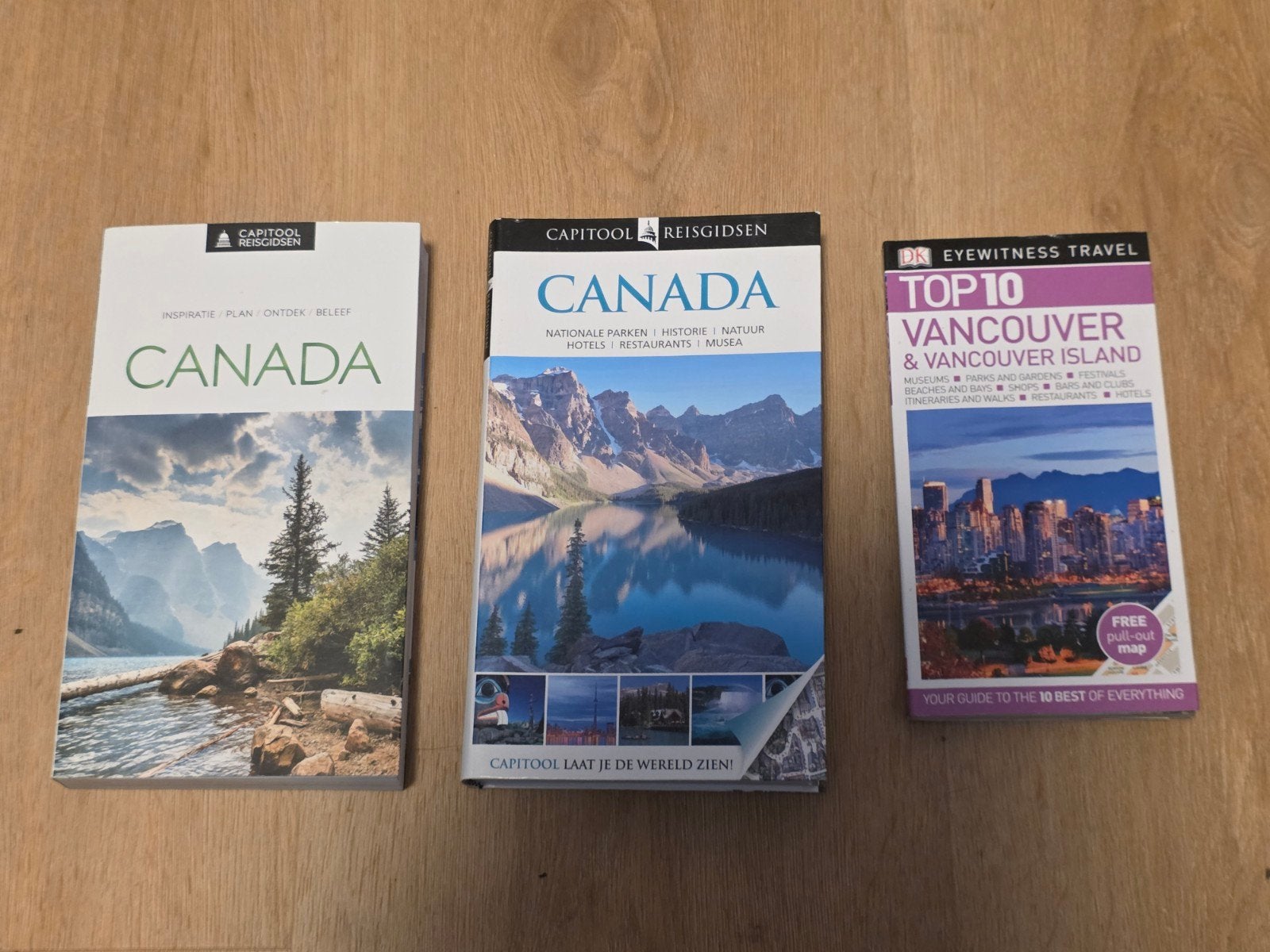 Canada reisgidsen trio (Capitool & Eyewitness Travel), Capitool, Verzenden, Zo goed als nieuw, Reisgids of -boek
