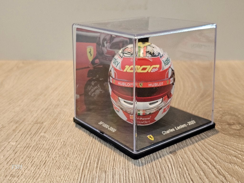 Helm 1:5, Ch. Leclerc # 16, 1000e GP Ferrari 2020. als NIEUW, Verzamelen, Automerken, Motoren en Formule 1, Ophalen of Verzenden