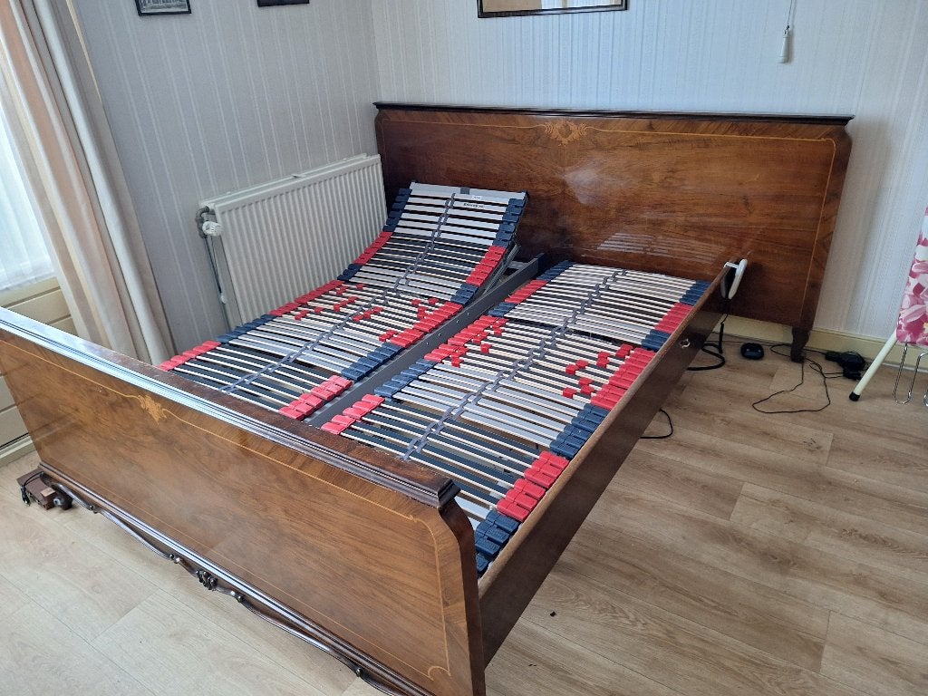 Mooi antiek bed van 140x 200, Ophalen, Bruin, Klassiek, Onbekend