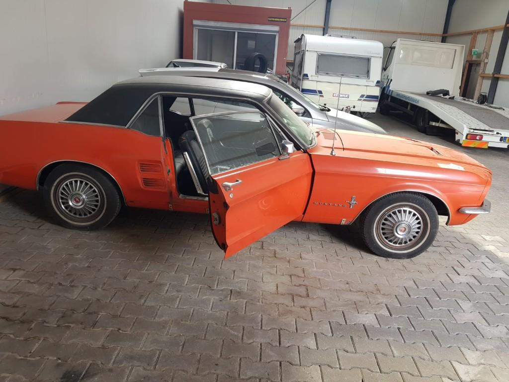 Ford Mustang 289 V8. 1967. Project. Lees advertentie!!, Automaat, Achterwielaandrijving, Zwart, Overige kleuren