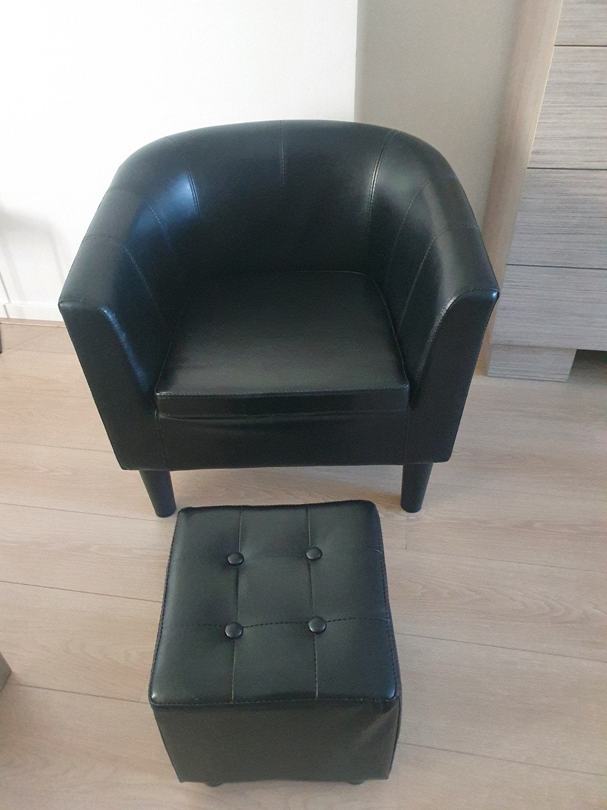 lederlook fauteuil met poef, Ophalen, 50 tot 75 cm