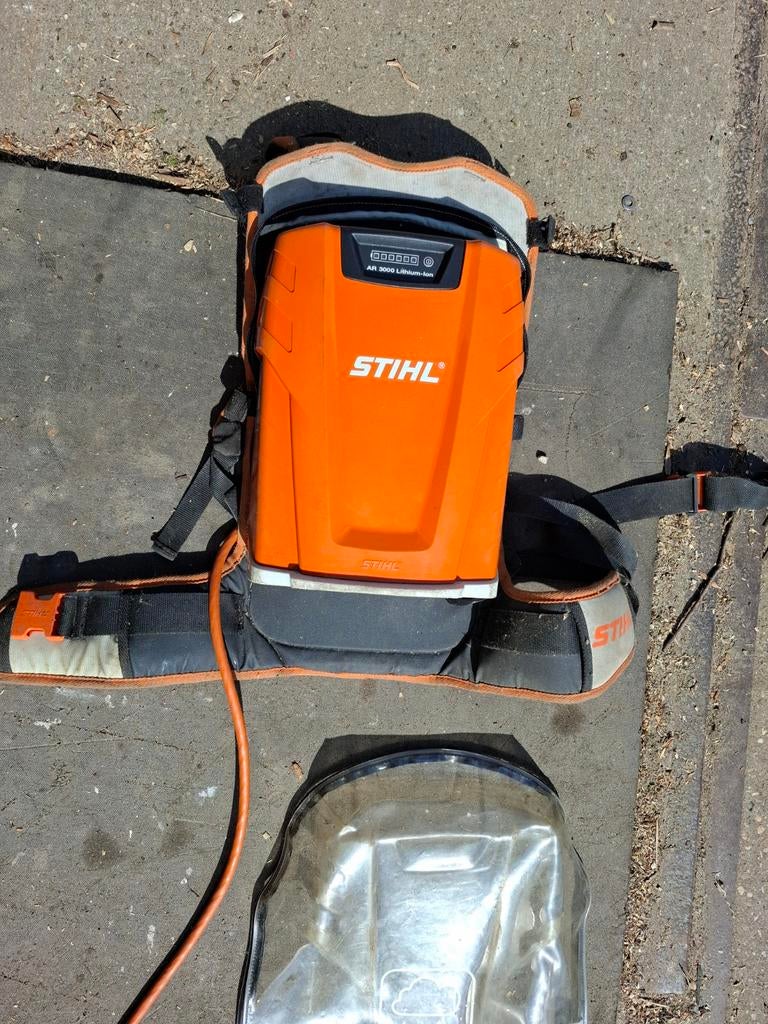Stihl AR 3000 L Lithium-Ion accu met draagsysteem, Ophalen