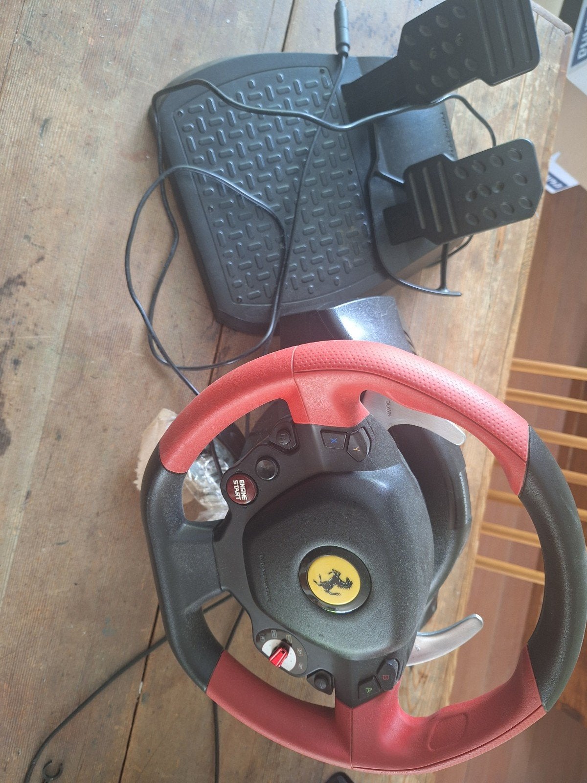 Thrustmaster Ferrari racestuur met pedalen, Spelcomputers en Games, Spelcomputers | Overige Accessoires, Ophalen, Racestuur, Gebruikt