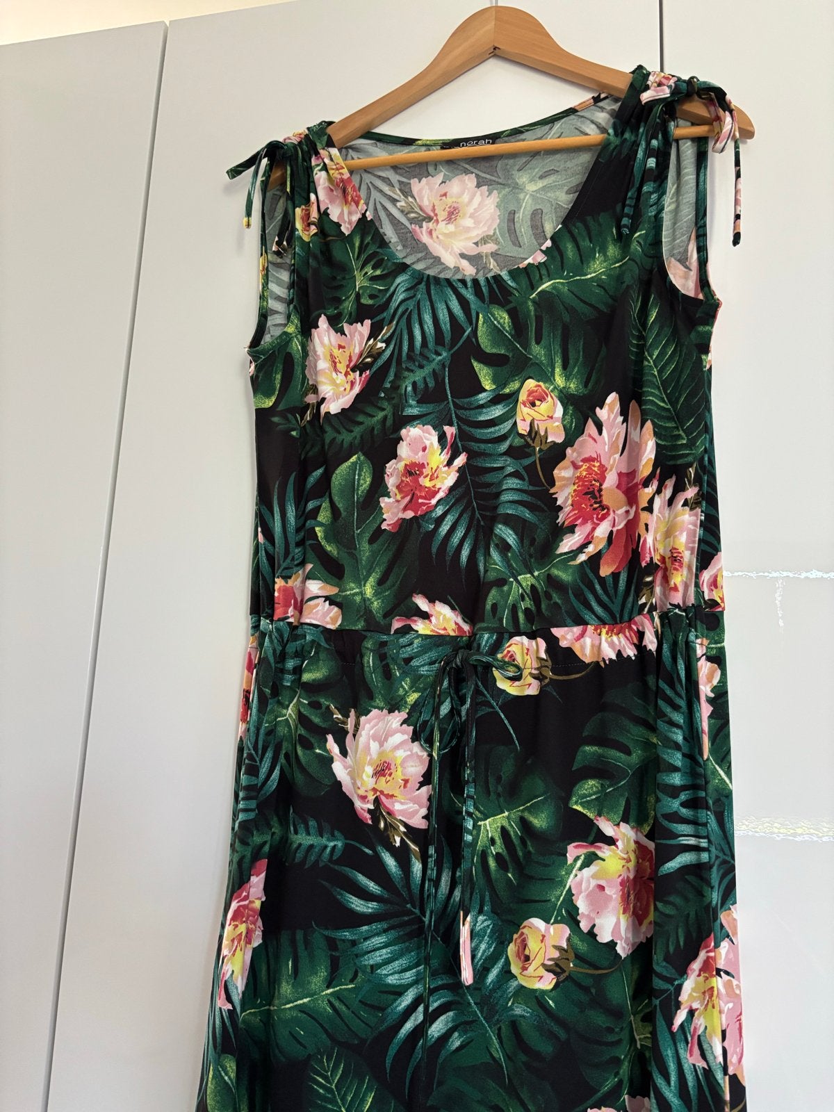 Zomerse Maxi Jurk met Tropische Print (maat 42), Kleding | Dames, Jurken, Zwart, Maat 42/44 (L), Ophalen of Verzenden, Zo goed als nieuw