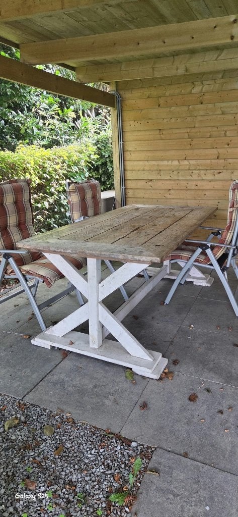 Robuuste houten tuintafel met wit onderstel (160x60x80), Ophalen, Gebruikt, Rechthoekig, Hout