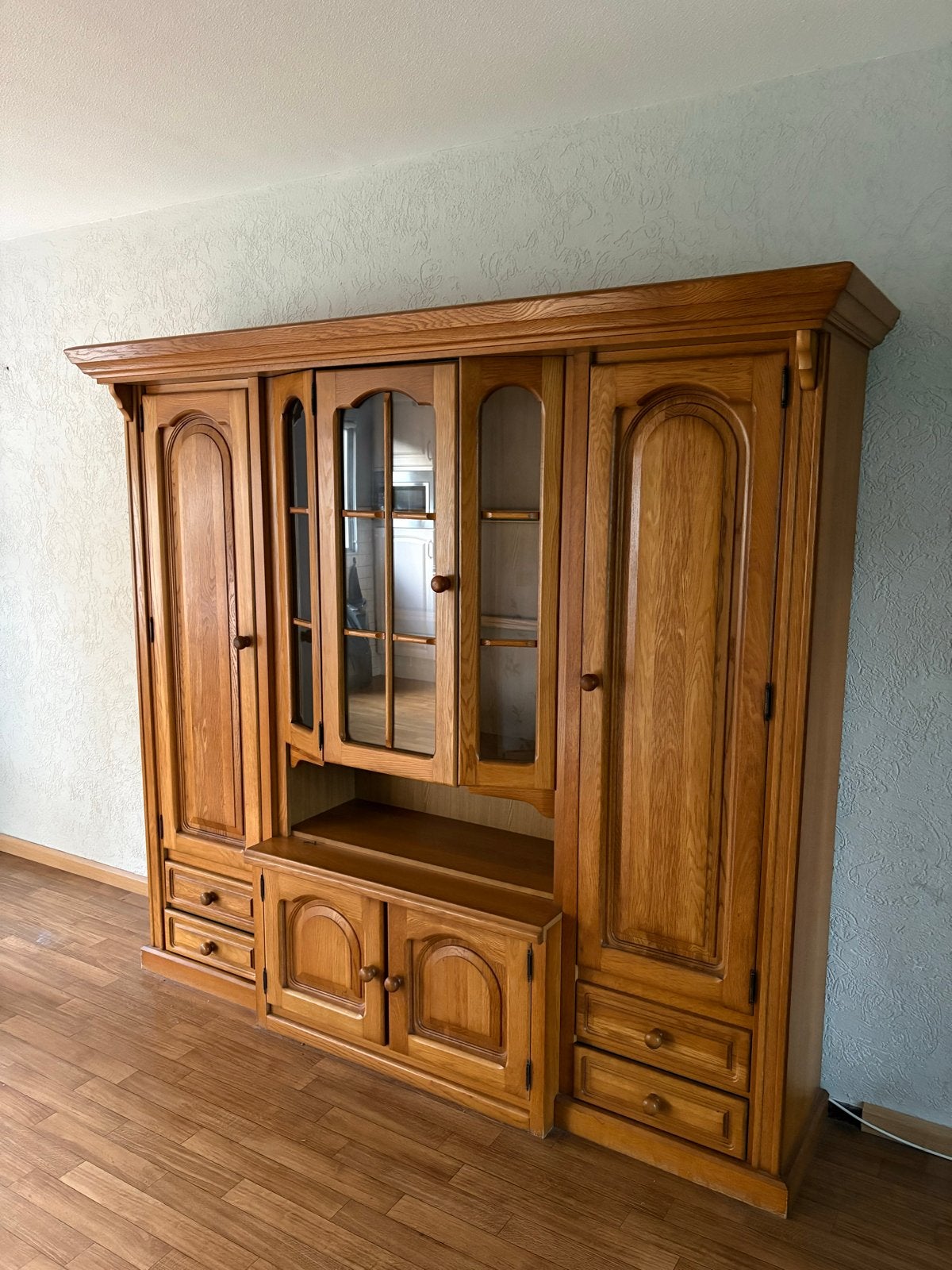 Massief eikenhouten wandmeubel met vitrinekast, Ophalen, Gebruikt, Met deur(en), 200 cm of meer