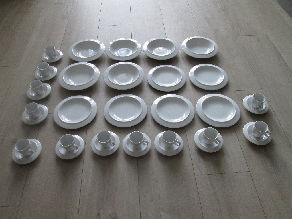 Alessi Tendentse Germany 12 espressokopjes en 12 borden, Keramiek, Nieuw, Ophalen of Verzenden, Modern