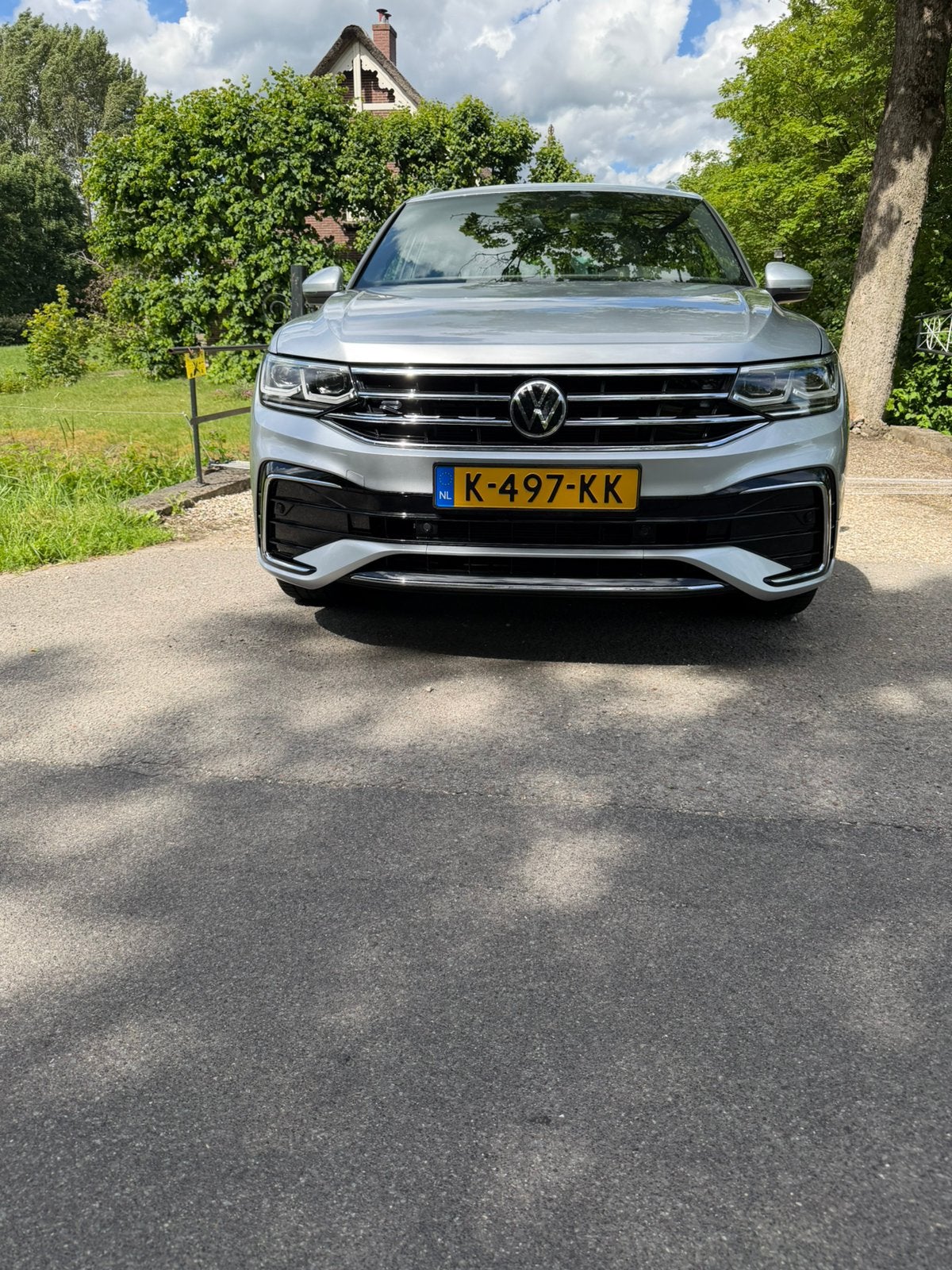 Volkswagen Tiguan 1.5 TSI ACT 150pk DSG 2021 Grijs, Auto's, Volkswagen, 1441 kg, 4 cilinders, Leder en Stof, 75 €/maand