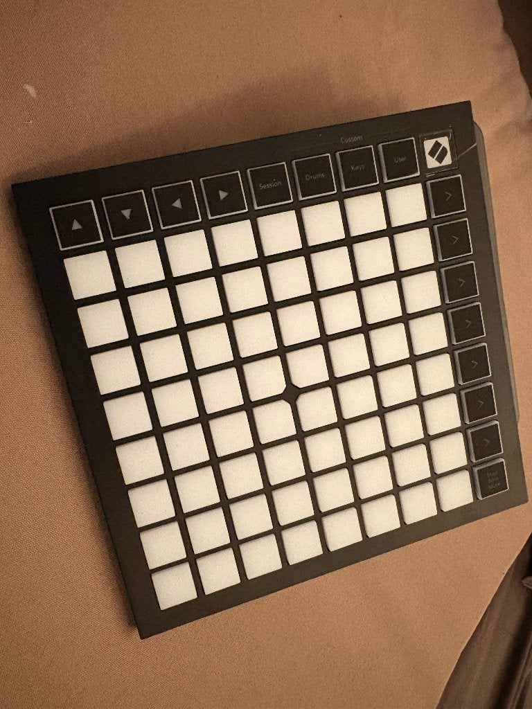 Novation Launchpad Mini MK3, Muziek en Instrumenten, Midi-apparatuur, Ophalen, Nieuw
