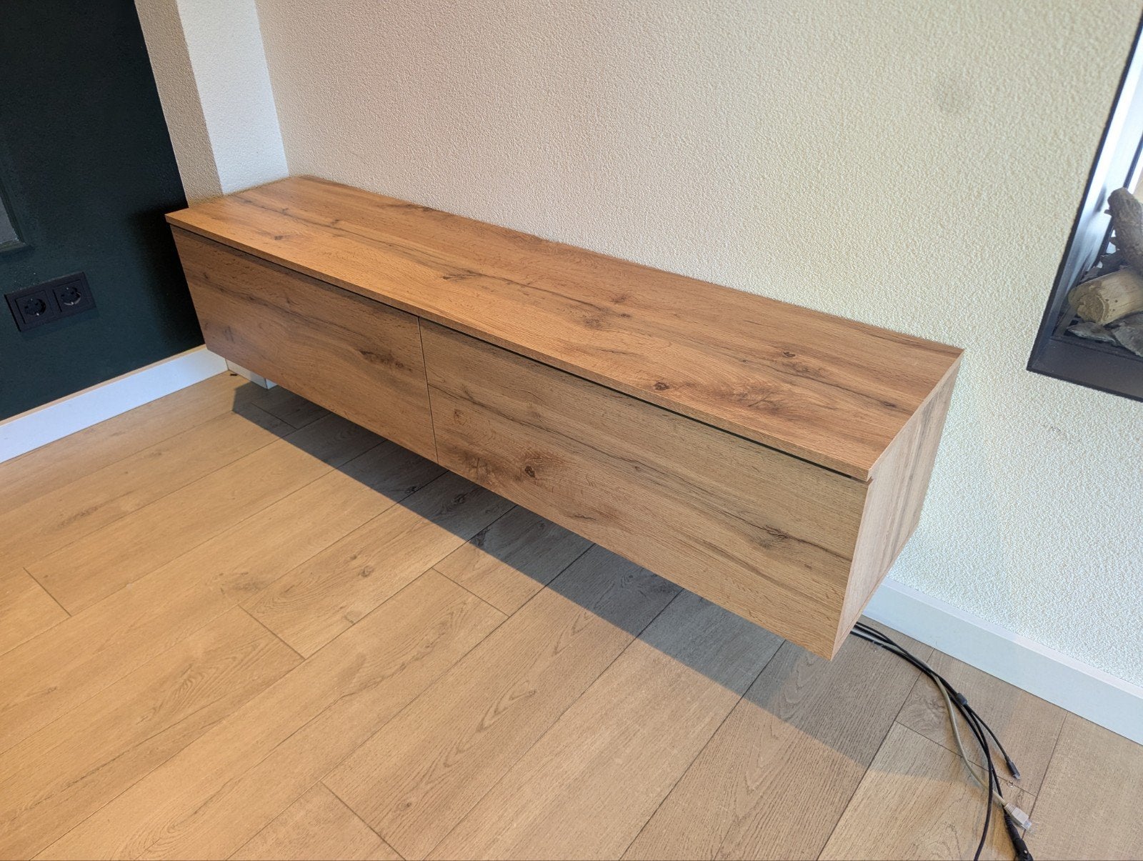 Zwevend TV-meubel eikenhout met led accent, 100 tot 150 cm, Eikenhout, Ophalen of Verzenden, Minder dan 100 cm