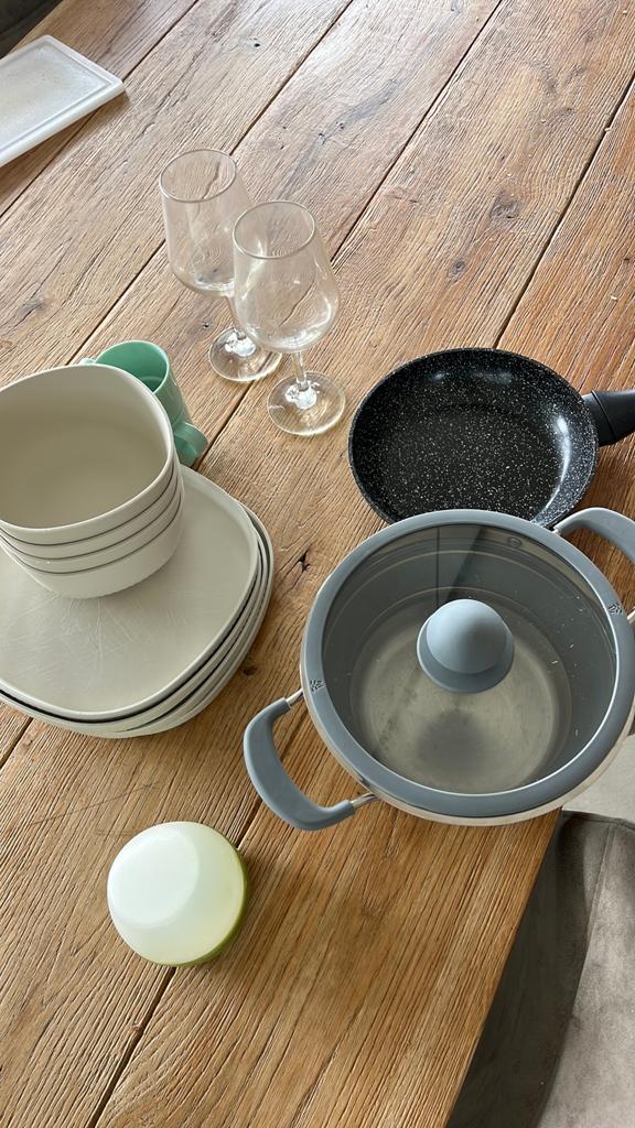 Kampeerspullen: pannen borden lamp, Verzenden, Gebruikt