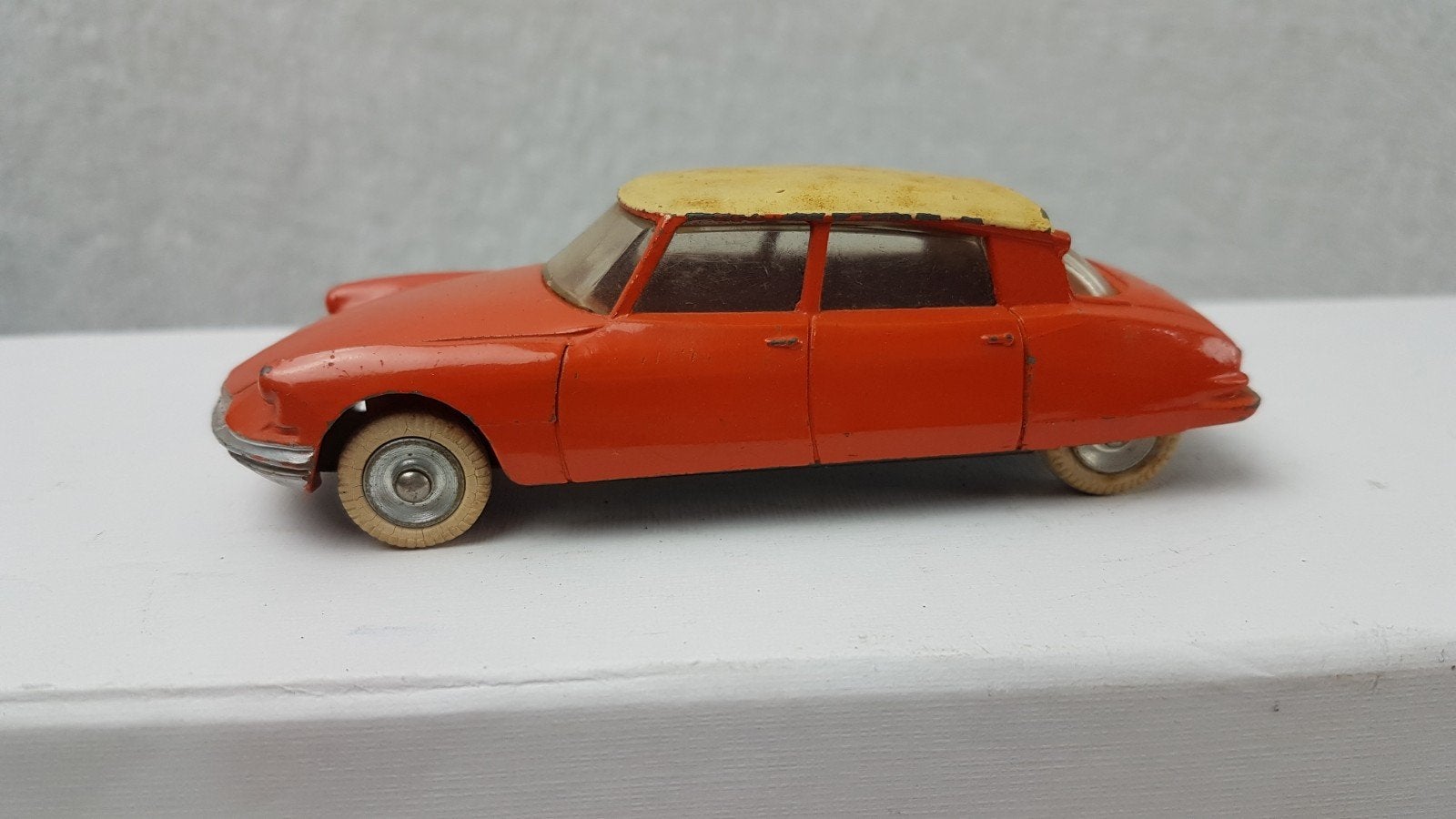 Dinky Toys Citroën DS 19 - Oranje met geel dak, Ophalen of Verzenden, Gebruikt, Auto