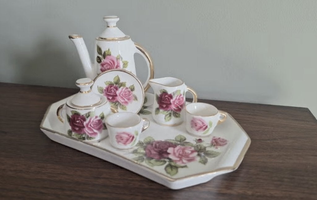 Miniatuur theeservies met rozenmotief, Ophalen of Verzenden, Zo goed als nieuw, Gebruiksvoorwerp