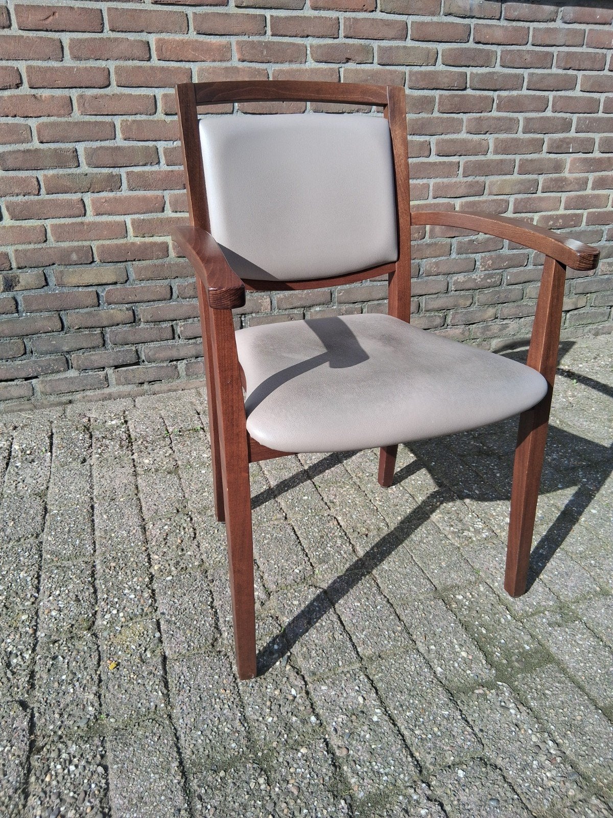 Comfortabele Zorgmeubel stoel met armleuningen - Zorg Meubel, Ophalen, Modern, Comfortabel, Gebruikt, Overige kleuren