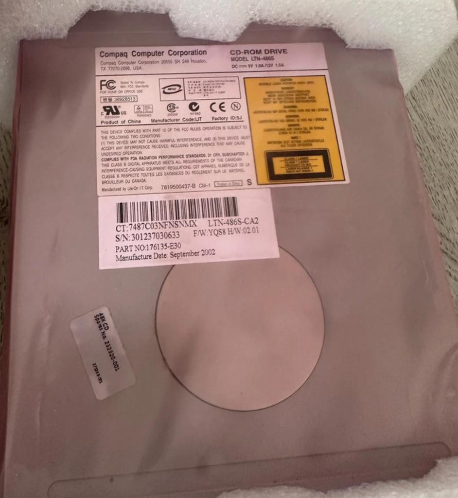 Vintage IDE USB CD ROM DRIVE nieuw in verpakking, Computers en Software, Optische drives, Nieuw, Ophalen of Verzenden, Windows