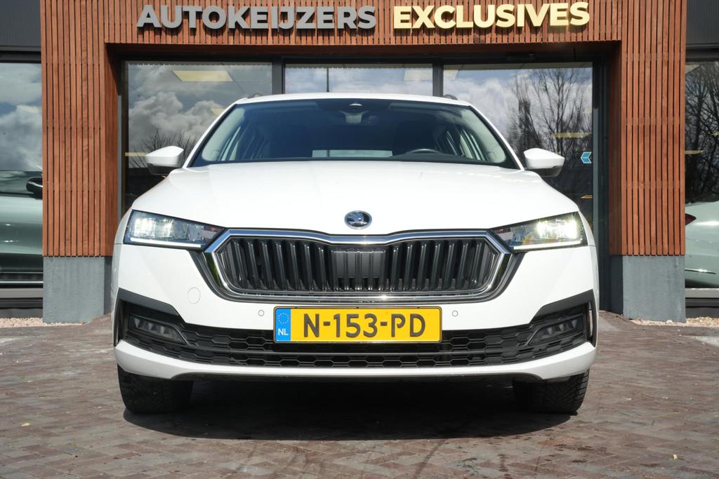 Skoda Octavia Combi 1.4 TSI iV PHEV Business Edition Adaptie, Auto's, Skoda, Stof, Gebruikt, Wit, 13 kWh
