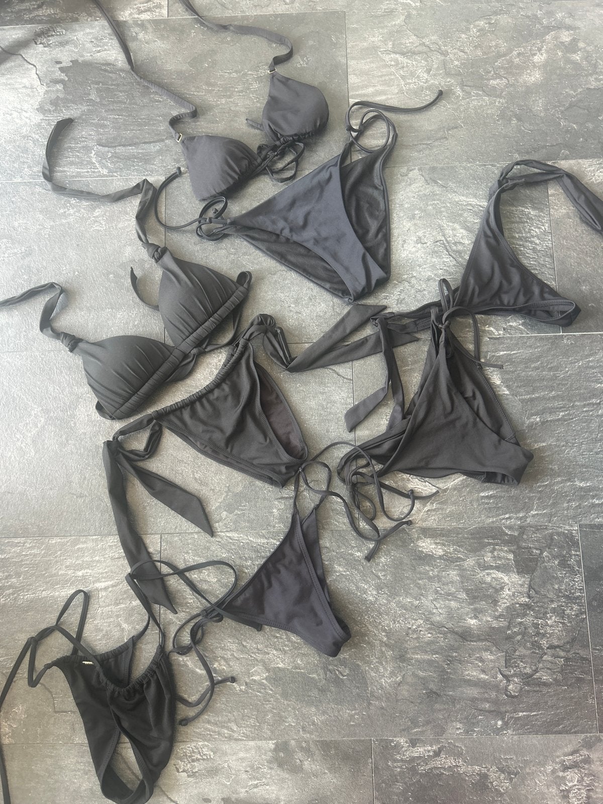 2 mooie zwarte bikini sets plus nu 4 extra broekjes S 36 20€, Verzenden, Gedragen, Zwart, Bikini