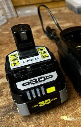 Ryobi 18V ONE+ 4.0Ah Accu, Ophalen of Verzenden, Nieuw, Overige typen