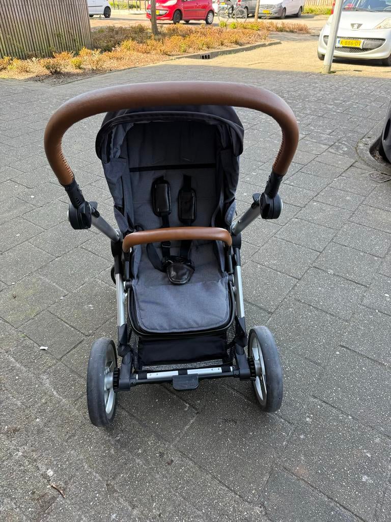 Mutsy Evo Industrial Combiwagen met complete set accessoires, Kinderen en Baby's, Kinderwagens en Combinaties, Ophalen, Zo goed als nieuw