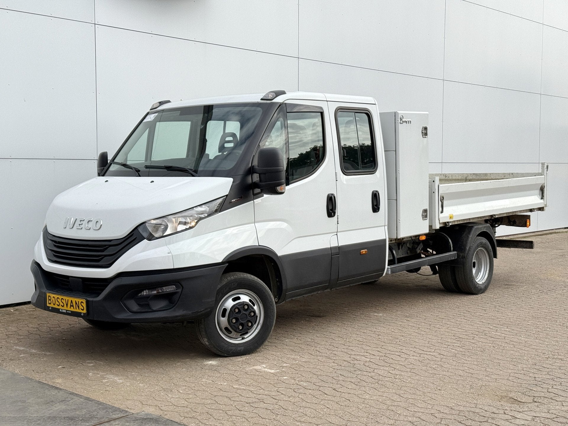 Iveco Daily 35C16 3.0 Dubbele Cabine Kipper Dubbellucht 3,5t, Auto's, Gebruikt, Zwart, 4 cilinders, Iveco