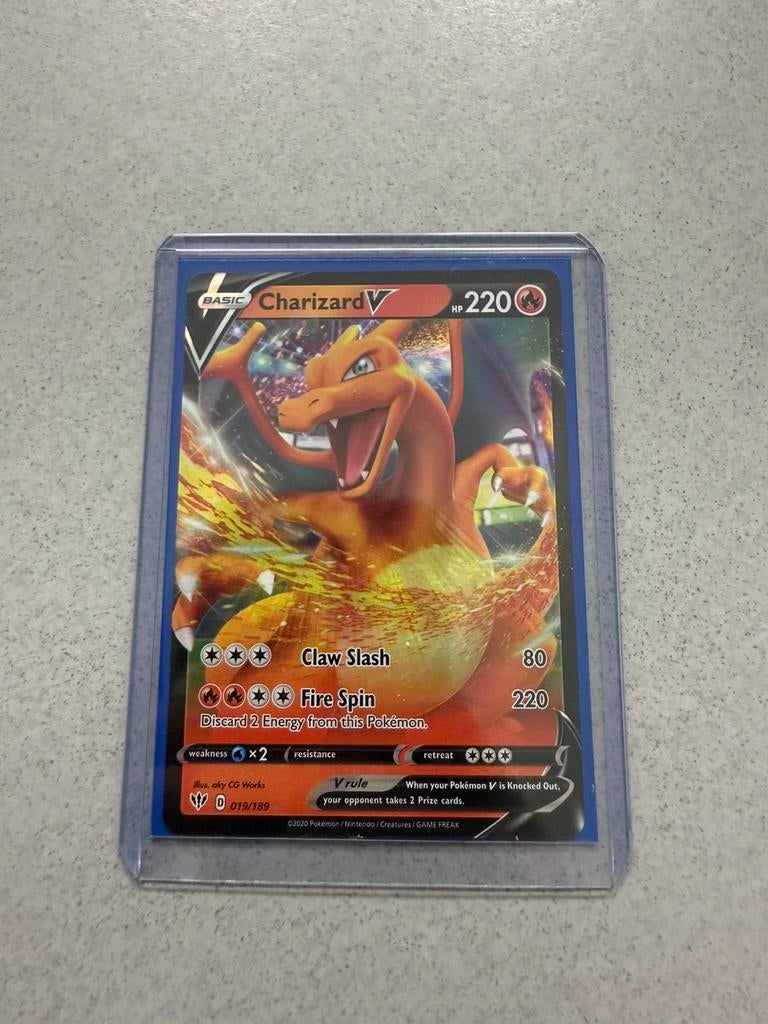 Pokemon Charizard V (019/189) – Darkness Ablaze, Hobby en Vrije tijd, Verzamelkaartspellen | Pokémon, Ophalen of Verzenden, Zo goed als nieuw