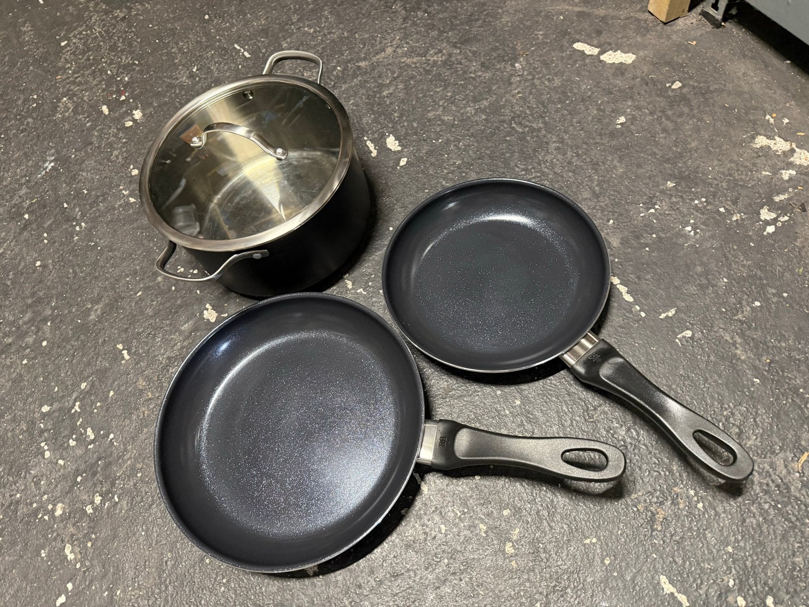 Pannenset: met Kookpan en 2 Koekenpannen, Ophalen, Nieuw, Overige materialen, Pannenset