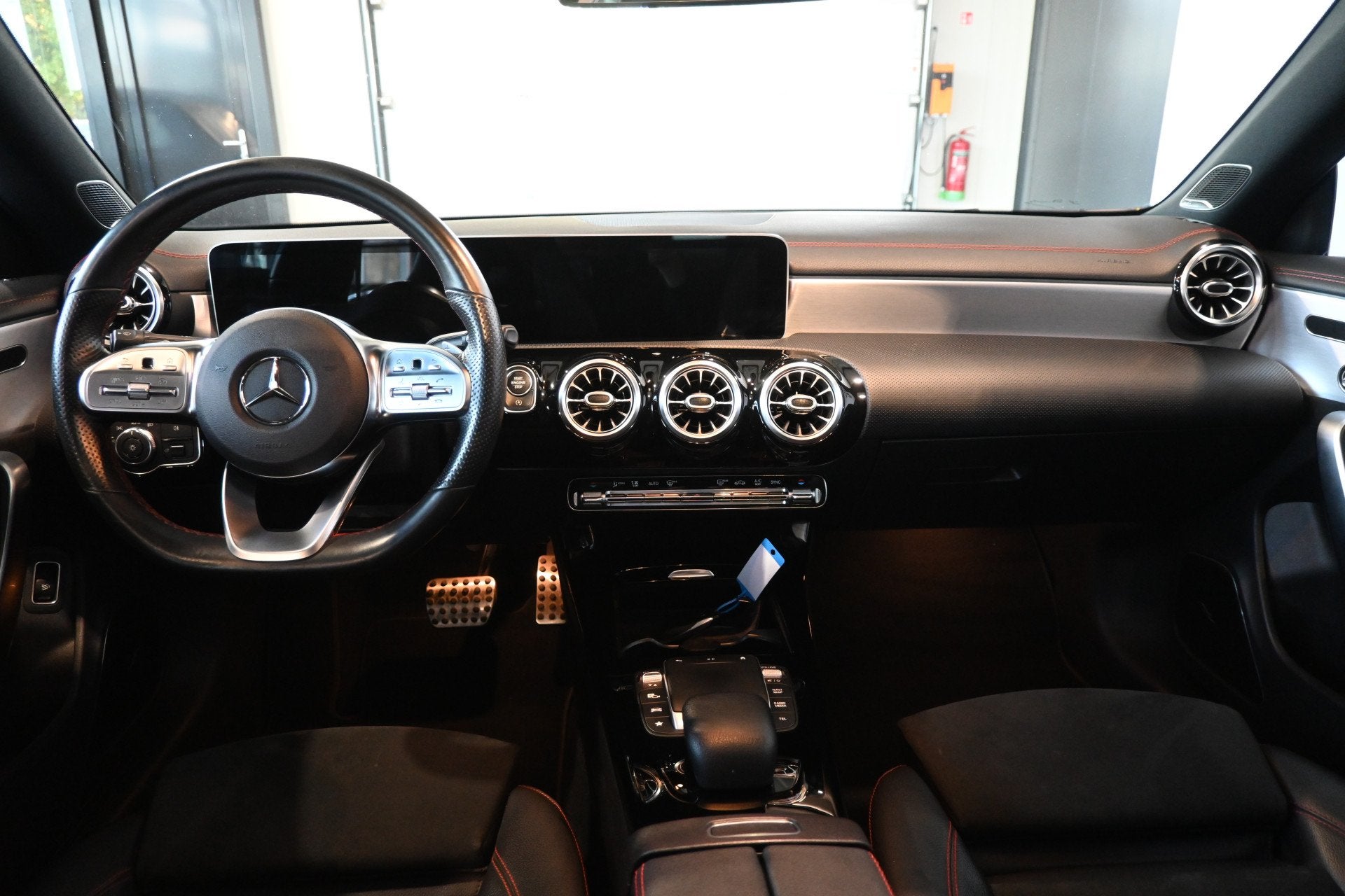 Mercedes-Benz CLA-Klasse 180 Automaat Business Solution AMG, Auto's, CLA, Gebruikt, 4 cilinders, Met garantie (alle)