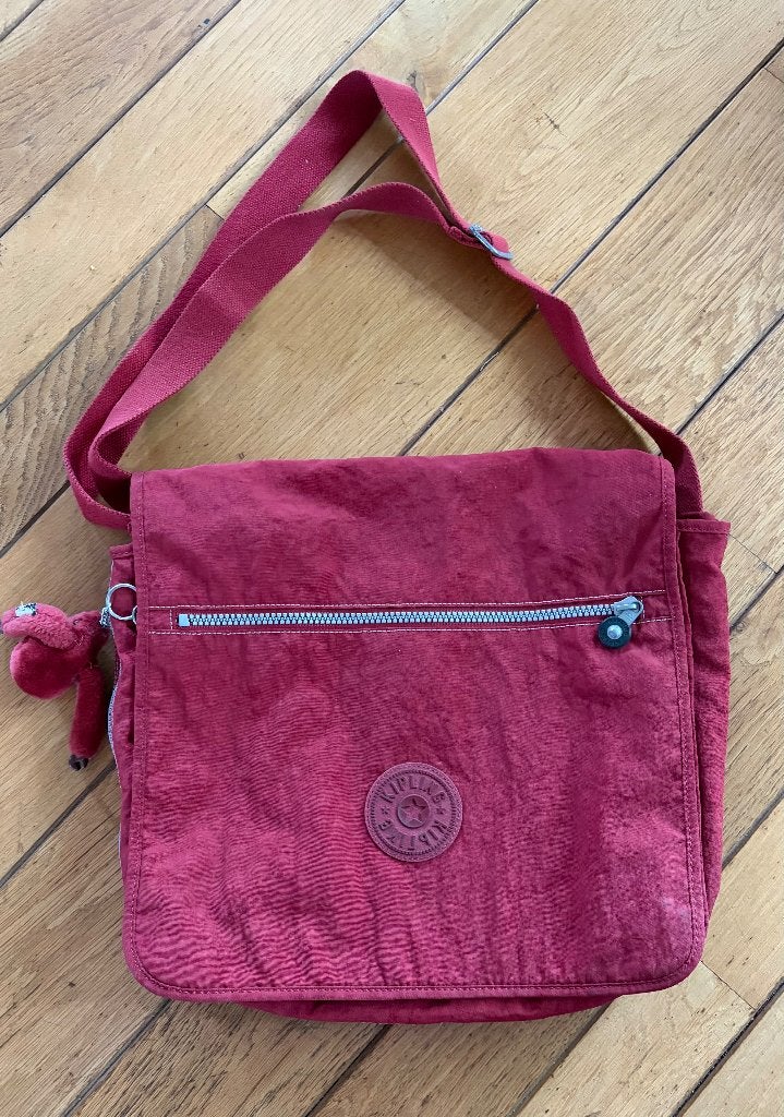 Schooltas, Sieraden, Tassen en Uiterlijk, Tassen | Schooltassen, Minder dan 30 cm, Ophalen of Verzenden, Schoudertas, Rood