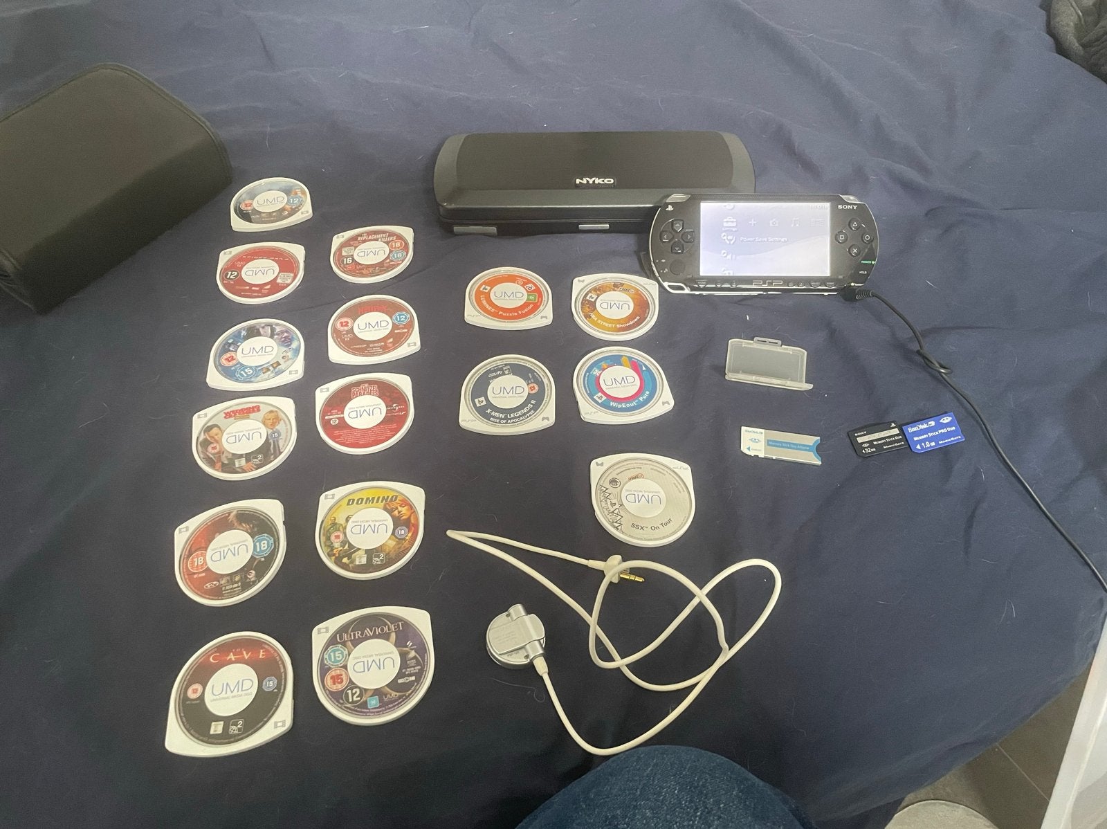 PSP-1004 zo goed als nieuw, werkt op netstroom, Spelcomputers en Games, Ophalen, Zo goed als nieuw, Zwart, PSP