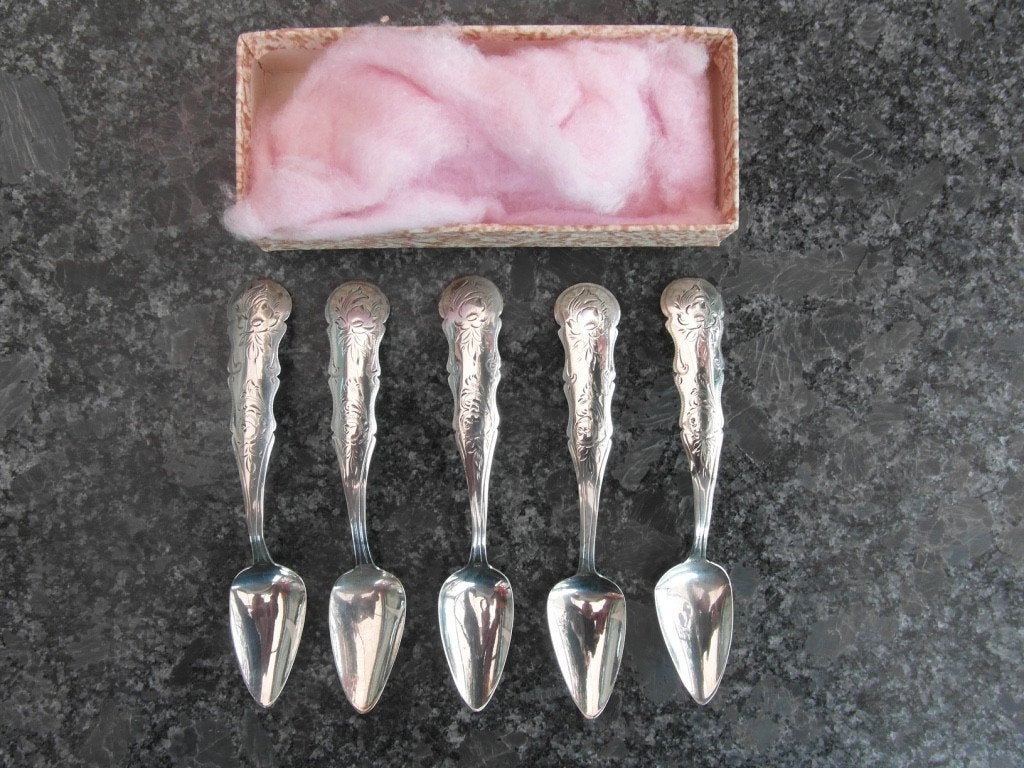 5 ANTIEK ZILVEREN LEPELTJES GEKEURD MET LEEUW ENZ., Antiek en Kunst, Antiek | Goud en Zilver, Ophalen of Verzenden, Zilver