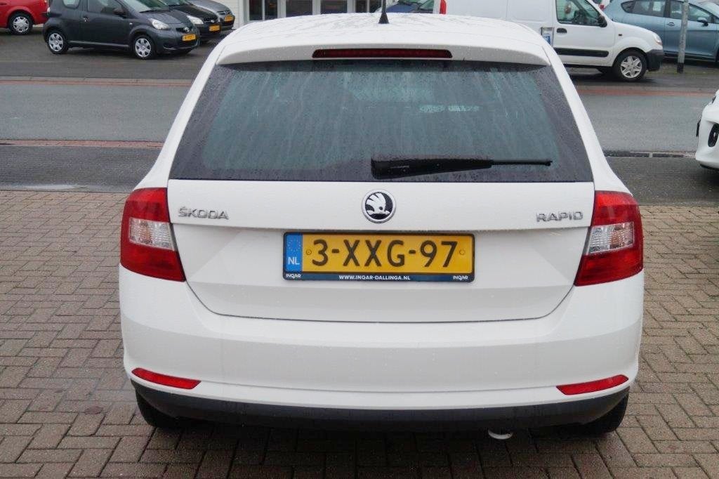 Skoda Rapid Spaceback 1.2 TSI Ambition business | NAVI, Auto's, Euro 5, Gebruikt, 4 cilinders, Origineel Nederlands
