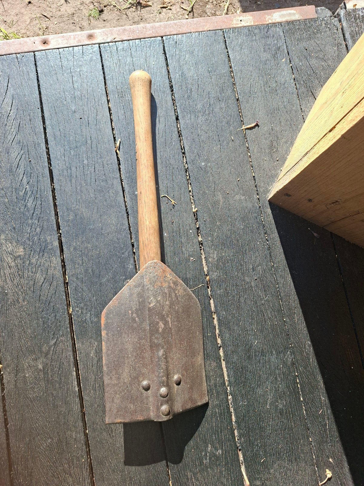 Vintage militaire klapschop - Schop met houten steel, Ophalen
