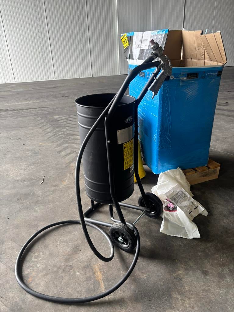 Mobiele Zandstraler 50L - met 5 zakken alusilicaat, Ophalen of Verzenden, Zo goed als nieuw
