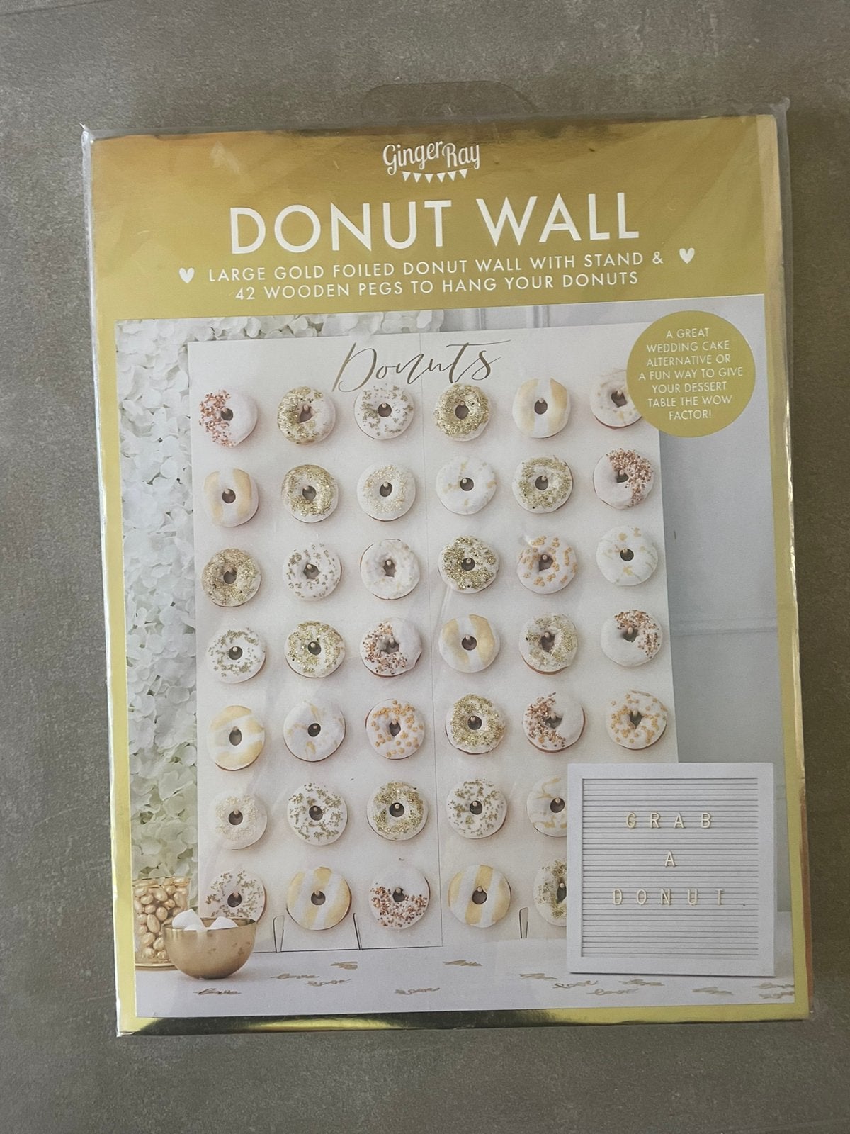 Donut wall, Hobby en Vrije tijd, Ophalen, Nieuw, Feestartikel, Geboorte of Huwelijk
