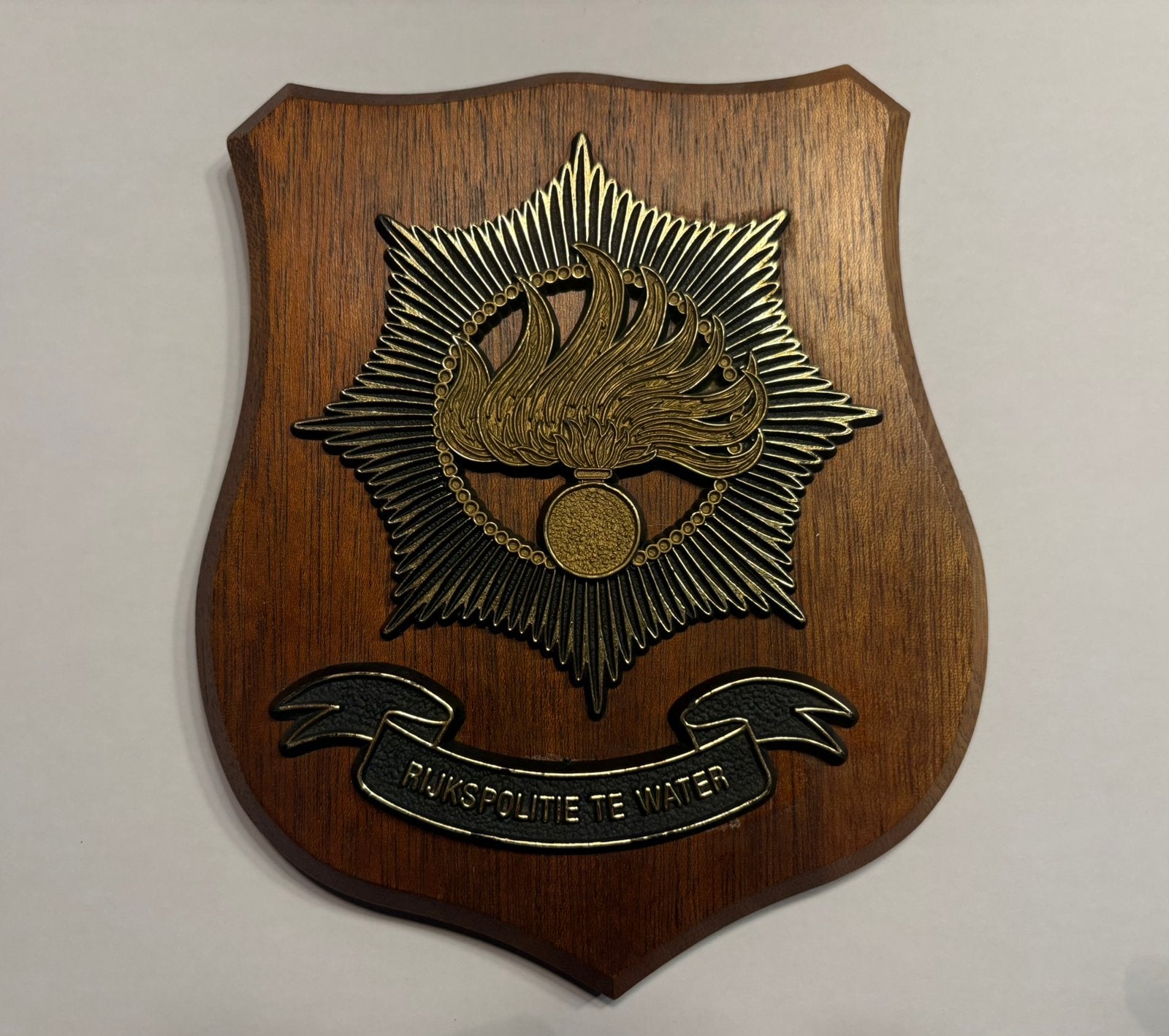 Muurschildje Rijkspolitie te water, Ophalen, Marechaussee, Nederland, Embleem of Badge
