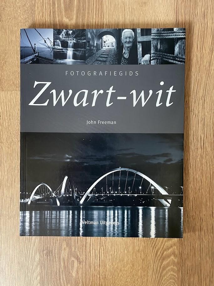Boek: Fotografiegids ZWART – WIT – John Freeman., Fotografen, John Freeman., Ophalen of Verzenden, Zo goed als nieuw