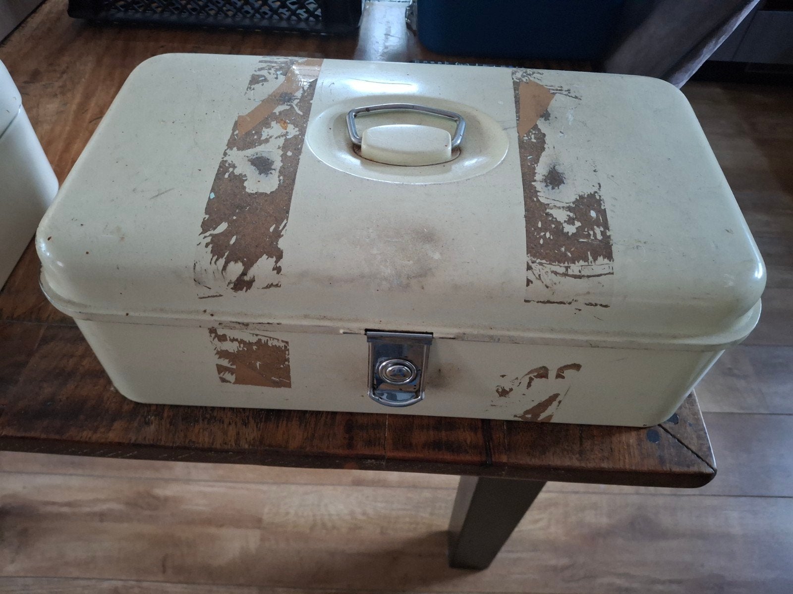 Vintage Broodtrommel - Crèmekleurig Metaal, Ophalen of Verzenden