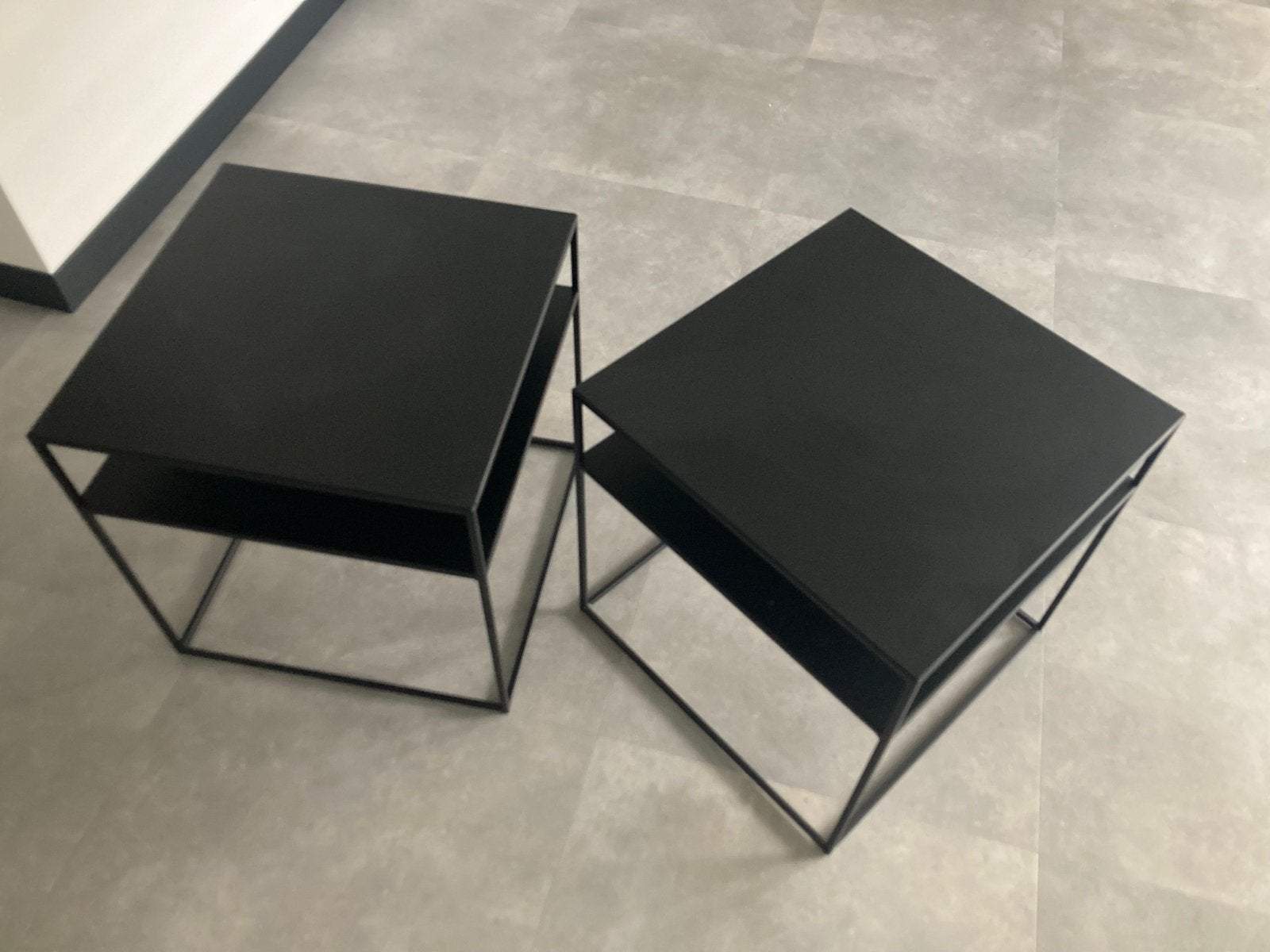 2 Metalen salon-/bijzettafels 50x50x50 cm - Goossens, Minder dan 55 cm, Metaal of Aluminium, Vierkant, Zo goed als nieuw