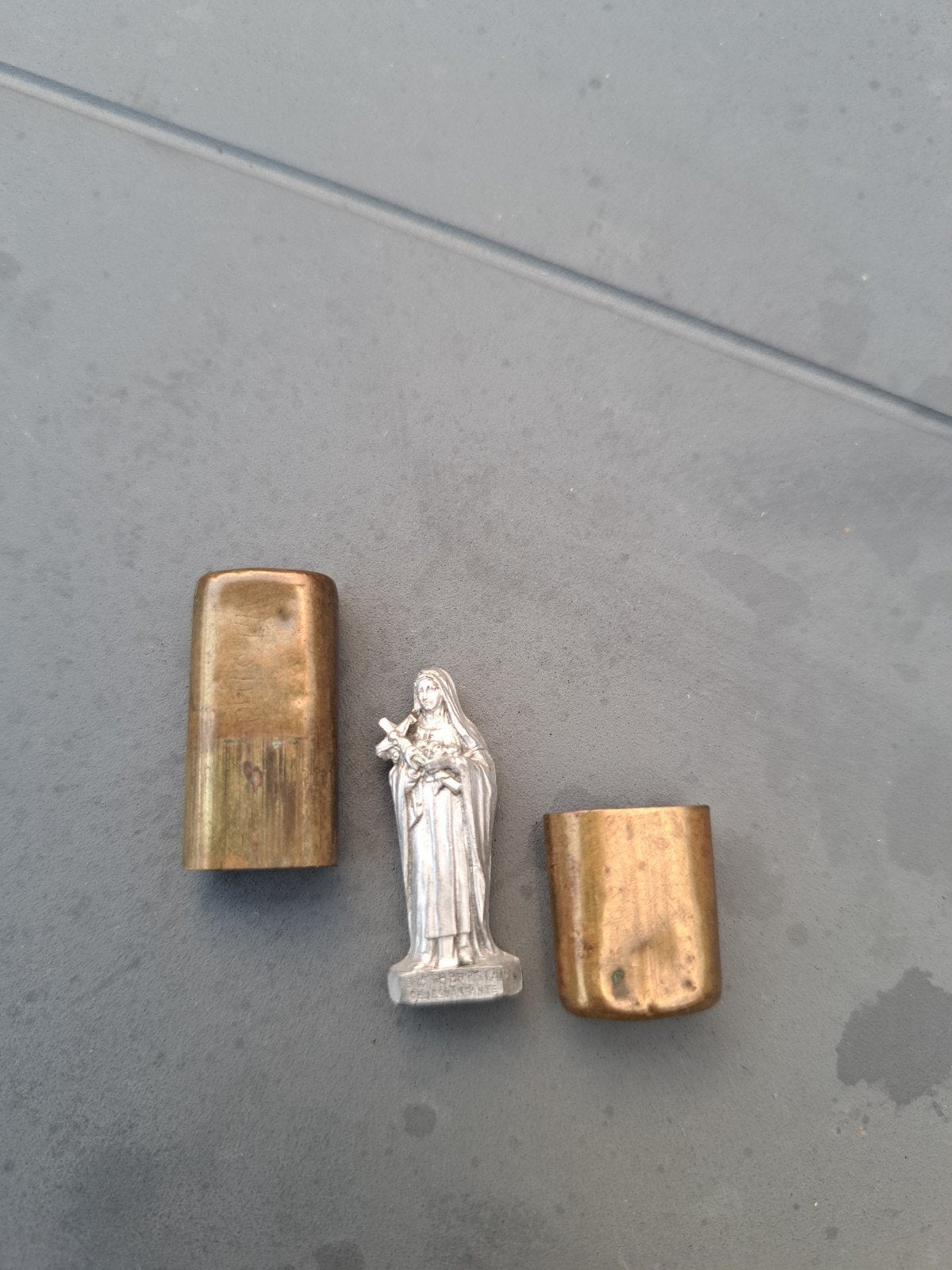 Vintage zakheiligenbeeldje St Therese of Lisieux in kokertje, Ophalen of Verzenden